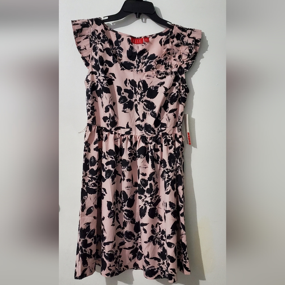 ELLE women's floral print dress NWT